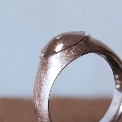 Ring ... 
